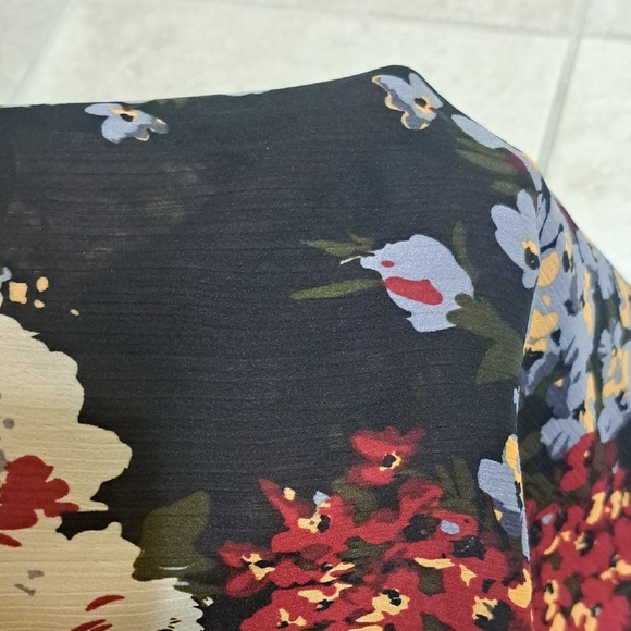 Umgee Black Floral Sheer V-Neck Blouse - Picture 5 of 6